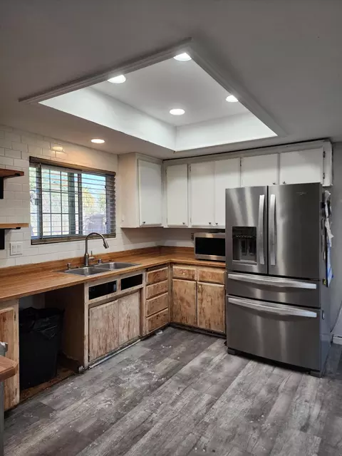 Kitchen - 905 W Cypress Ave, Lompoc, CA 93436 photo 2 of 3