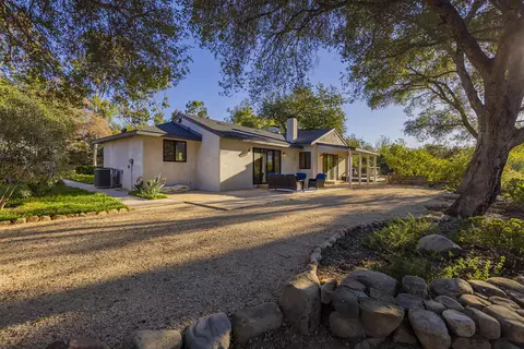 1068 Cuyama Rd, Ojai, CA 93023 photo 2