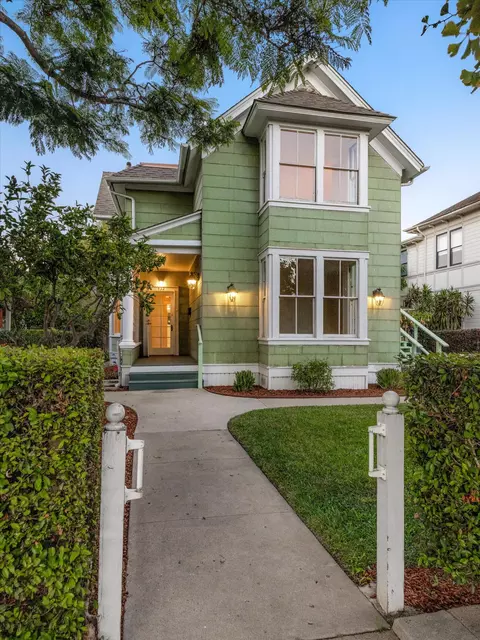 Exterior - 532 Brinkerhoff Ave, Santa Barbara, CA 93101 photo 3 of 6