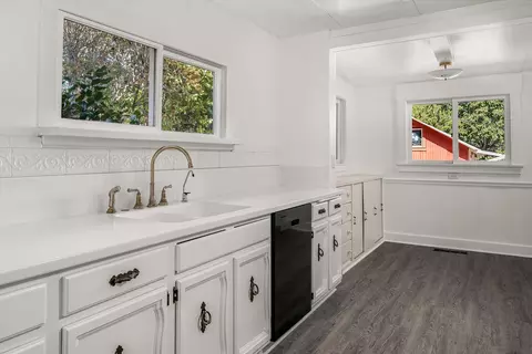 Kitchen - 532 Brinkerhoff Ave, Santa Barbara, CA 93101 photo 2 of 3