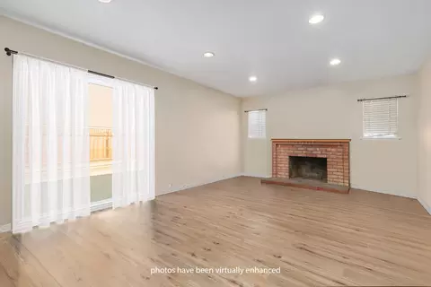 Living - 901 W Olive St, Oxnard, CA 93033 photo 1 of 3