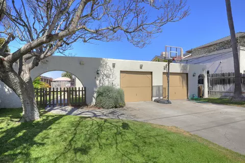 560 S 12th St, Grover Beach, CA 93433