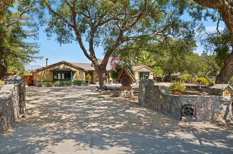 3520 La Entrada, Santa Barbara, CA 93105