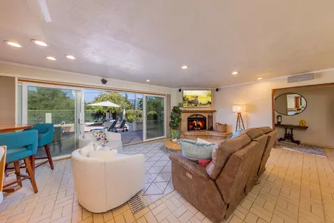 Living - 2027 Burnham Rd, Ojai, CA 93023 photo 3 of 3