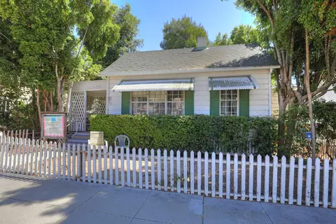 117 W Valerio St, Santa Barbara, CA 93101