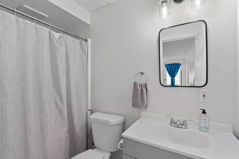 Bath - 1220 W Lime Ave, Lompoc, CA 93436 photo 3 of 3