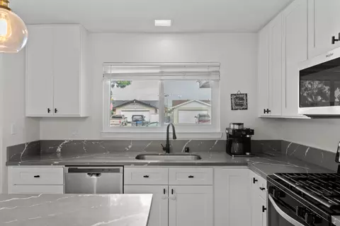 Kitchen - 1220 W Lime Ave, Lompoc, CA 93436 photo 6 of 8