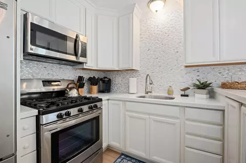 Kitchen - 4880 Sandyland Rd #48, Carpinteria, CA 93013 photo 3 of 3