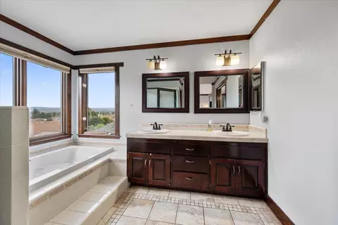 Bath - 524 Avalon St, Lompoc, CA 93436 photo 1 of 4