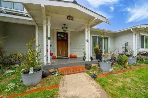 Exterior - 524 Avalon St, Lompoc, CA 93436 photo 3 of 10