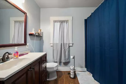 Bath - 524 Avalon St, Lompoc, CA 93436 photo 3 of 4