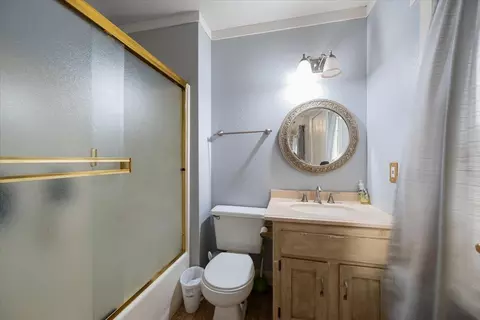 Bath - 524 Avalon St, Lompoc, CA 93436 photo 2 of 4