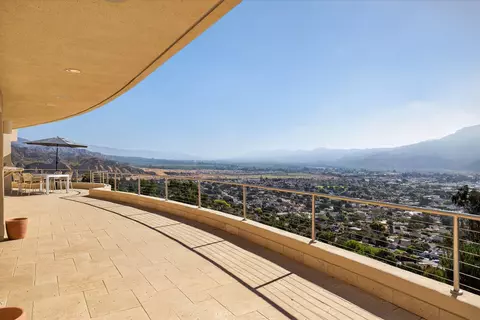 864 Montclair Dr, Santa Paula, CA 93060