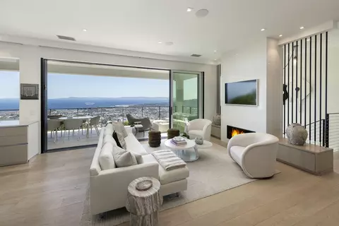945 Arbolado Rd, Santa Barbara, CA 93103