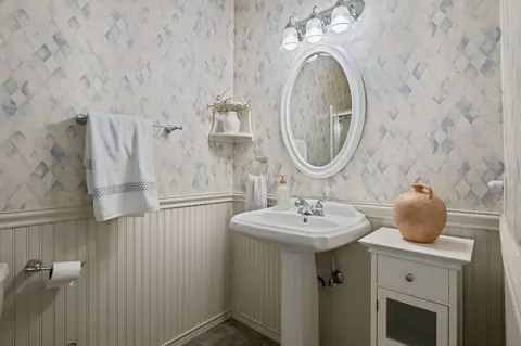 Bath - 5984 Berkeley Rd, Goleta, CA 93117 photo 2 of 2