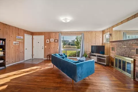 Living - 925 Pecho St, Morro Bay, CA 93442 photo 4 of 4