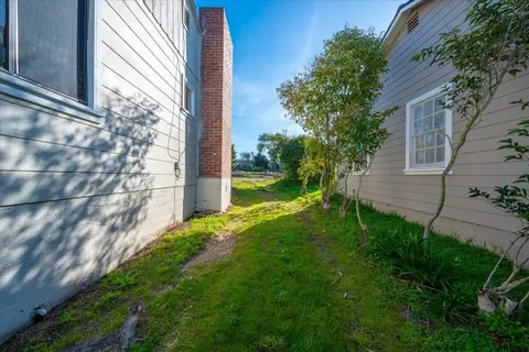 Exterior - 925 Pecho St, Morro Bay, CA 93442 photo 5 of 10