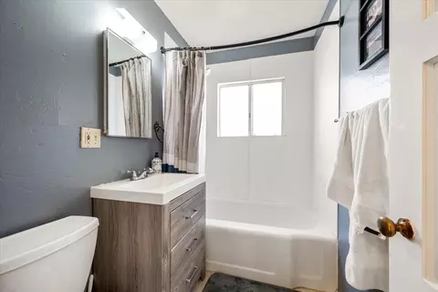 Bath - 925 Pecho St, Morro Bay, CA 93442 photo 1 of 1
