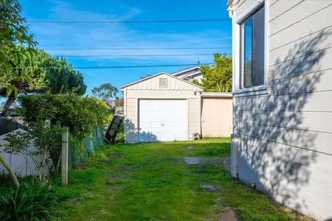 Exterior - 925 Pecho St, Morro Bay, CA 93442 photo 7 of 10