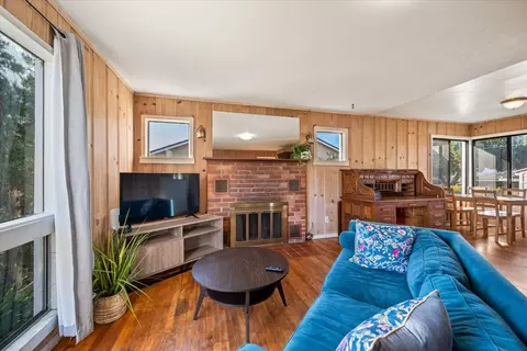 Living - 925 Pecho St, Morro Bay, CA 93442 photo 2 of 4