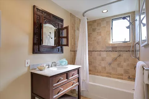 Bath - 136 Olive Mill Rd, Montecito, CA 93108 photo 2 of 4