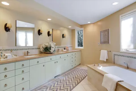 Bath - 136 Olive Mill Rd, Montecito, CA 93108 photo 3 of 4