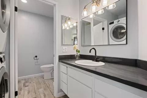Bath - 5290 Overpass Rd #10, Goleta, CA 93111 photo 1 of 2