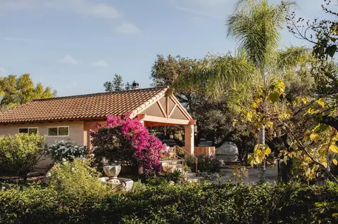 Exterior - 3450 Thacher Rd, Ojai, CA 93023 photo 4 of 11