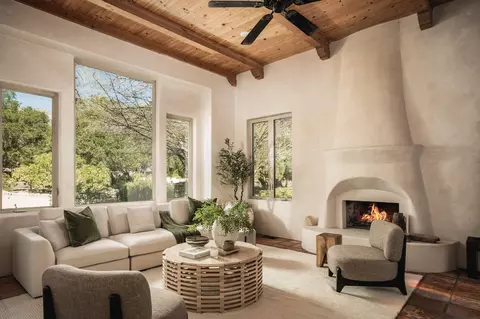 Living - 3450 Thacher Rd, Ojai, CA 93023 photo 2 of 4