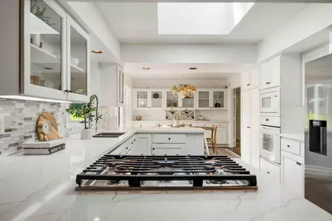 Kitchen - 138 Serafin Way, Carpinteria, CA 93013 photo 2 of 3