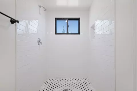 Bath - 3578 Via Lato, Lompoc, CA 93436 photo 2 of 4