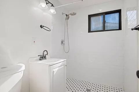 Bath - 3578 Via Lato, Lompoc, CA 93436 photo 3 of 4