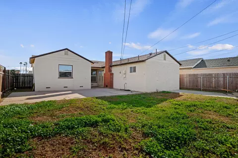 Exterior - 325 N J St, Oxnard, CA 93030 photo 3 of 3