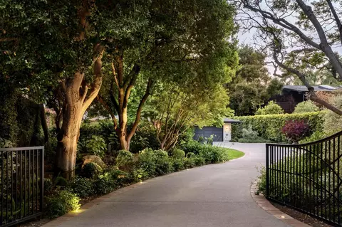 135 Pomar Ln, Montecito, CA 93108