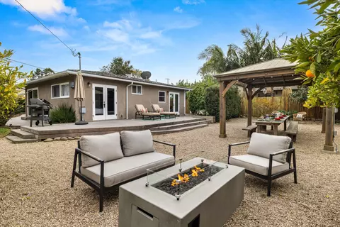 2430 Mesa School Ln, Santa Barbara, CA 93109