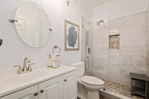 Bath - 748 Hillside Dr, Solvang, CA 93463 photo 2 of 3