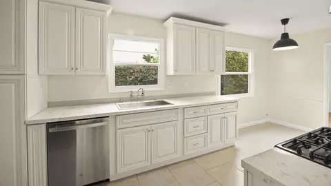 Kitchen - 954 Concha Loma Dr, Carpinteria, CA 93013 photo 2 of 2