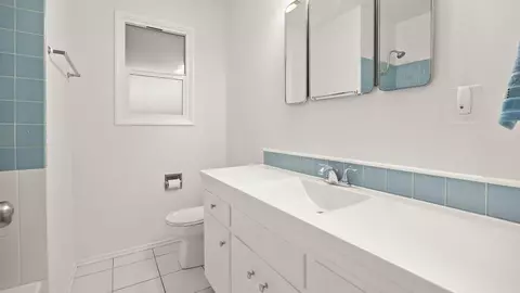 Bath - 954 Concha Loma Dr, Carpinteria, CA 93013 photo 2 of 3