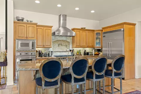 Kitchen - 130 Oak Dr, Oak View, CA 93022 photo 3 of 4