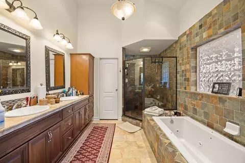 Bath - 130 Oak Dr, Oak View, CA 93022 photo 1 of 3