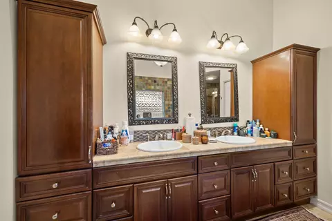 Bath - 130 Oak Dr, Oak View, CA 93022 photo 2 of 3