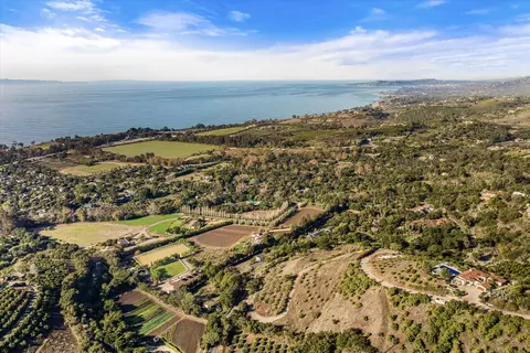 3040 Foothill Rd, Carpinteria, CA 93013 photo 1