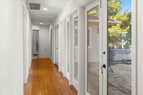 Entry Way - 3180 Serena Ave, Carpinteria, CA 93013 photo 4 of 6