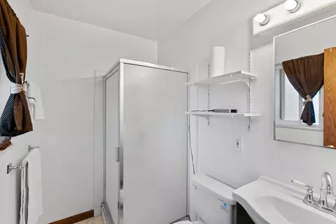 Bath - 4088 Stardust Rd, Lompoc, CA 93436 photo 2 of 2