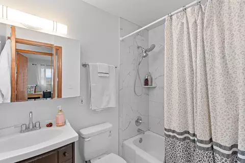Bath - 4088 Stardust Rd, Lompoc, CA 93436 photo 1 of 2