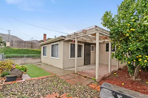 Exterior - 208 S 7th St, Lompoc, CA 93436 photo 4 of 8