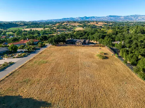 2220 Hill Haven Rd, Solvang, CA 93463
