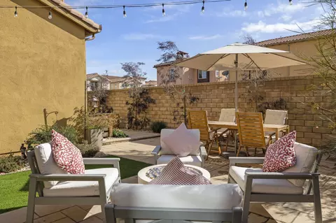 Exterior - 2339 Nicklaus St, Oxnard, CA 93036 photo 10 of 12