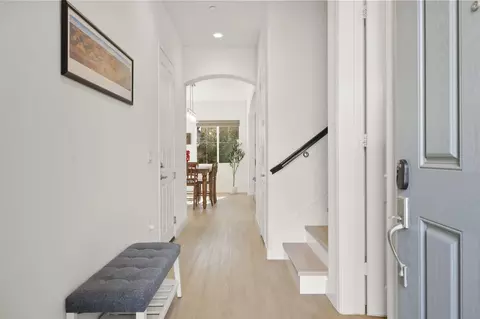 Entry Way - 2339 Nicklaus St, Oxnard, CA 93036 photo 1 of 3