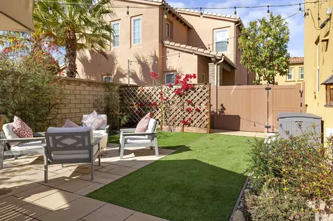 Exterior - 2339 Nicklaus St, Oxnard, CA 93036 photo 12 of 12